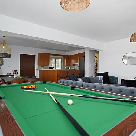 Cape Panorama Villa *