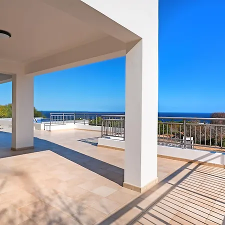 Cape Panorama Villa *